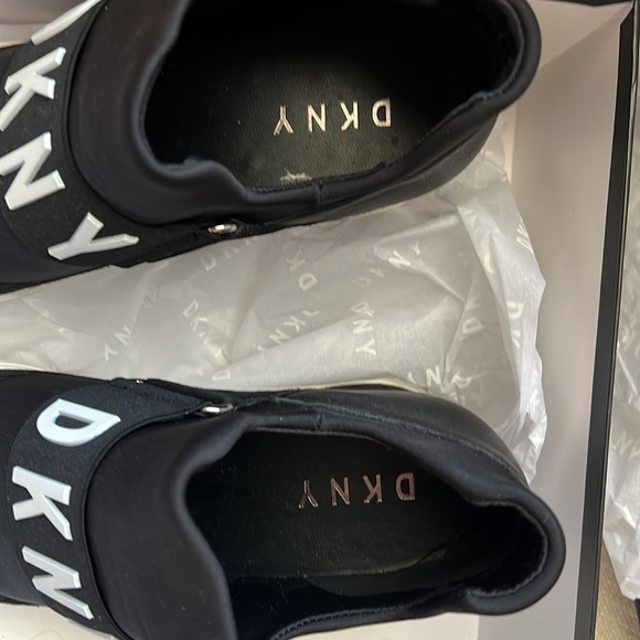 DKNY  womens wedge sneakers size 9.5 - Picture 3 of 8